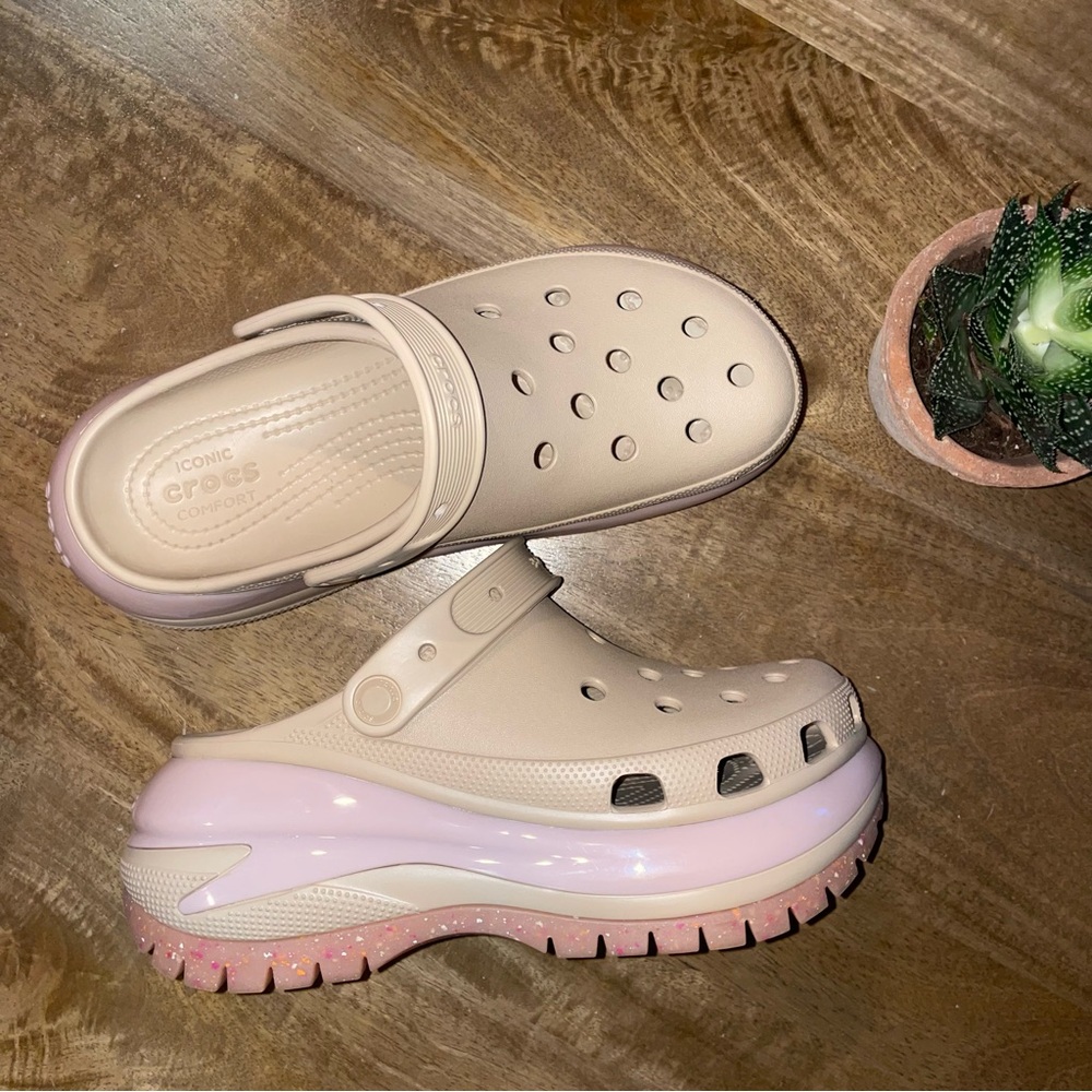 Crocs Mega Crush Clog 'Chai Multi' - Picture 10 of 11